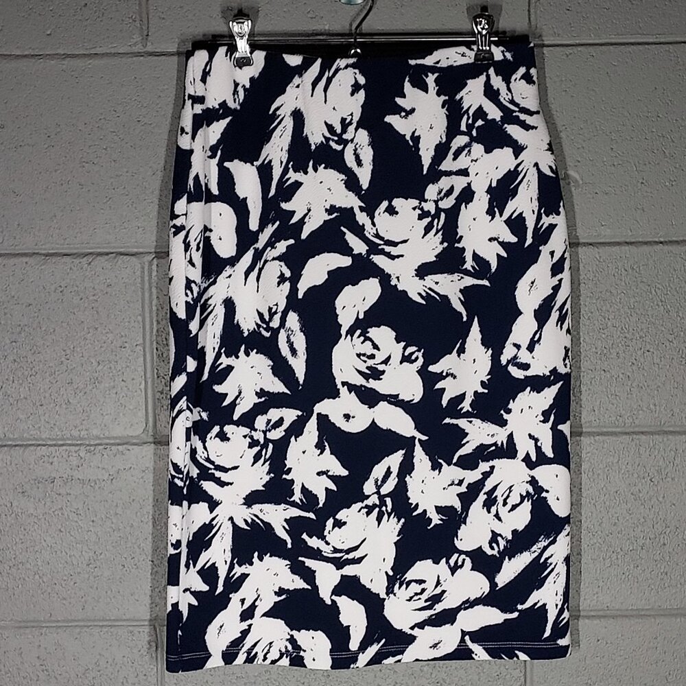 Boutique Essentials Navy Blue & White Pencil Skirt - Small